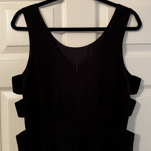 🖤Forever 21 Black Cut Out Wide Leg Classic Fun Evening Jumpsuit Size Large L🖤 - Picture 7 of 8